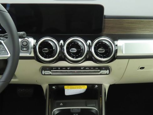 New 2026 Mercedes-Benz GLB 250 image 14