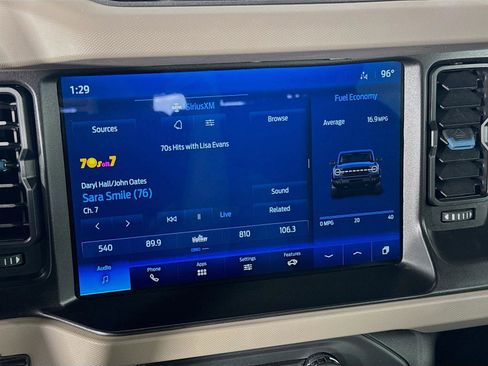 Used 2023 Ford Bronco Wildtrak image 15