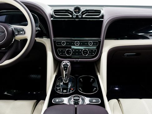 Certified 2023 Bentley Bentayga Extended Wheelbase image 31