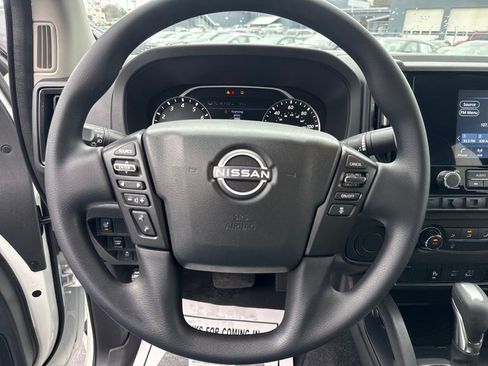 Used 2025 Nissan Frontier S image 12