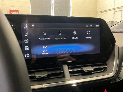 New 2026 Chevrolet Trax ACTIV w/ Sunroof Package FWD image 18