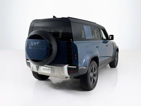 Used 2025 Land Rover Defender 110 S image 5