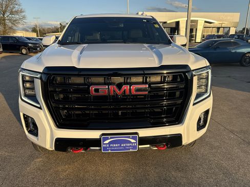 Used 2023 GMC Yukon AT4 w/ AT4 Premium Package image 5