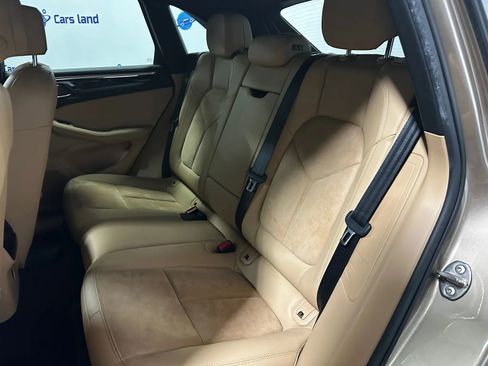 Used 2017 Porsche Macan image 18