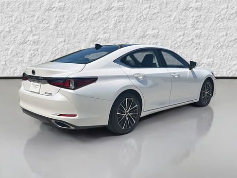 Used 2023 Lexus ES 350 w/ Premium Package FWD image 3