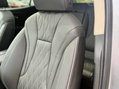 Used 2023 Buick Envision Avenir AWD/4WD image 12