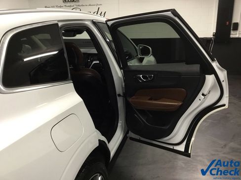 Used 2018 Volvo XC60 T5 Momentum w/ Vision Package AWD/4WD image 34