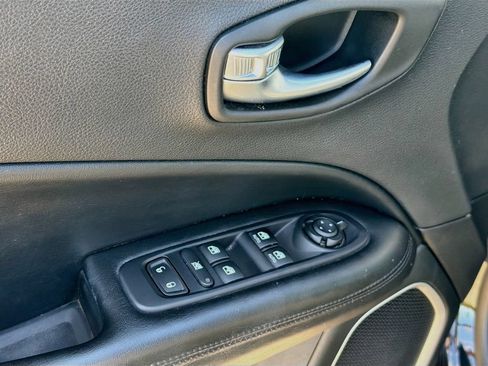 Used 2020 Jeep Compass Latitude AWD/4WD image 17