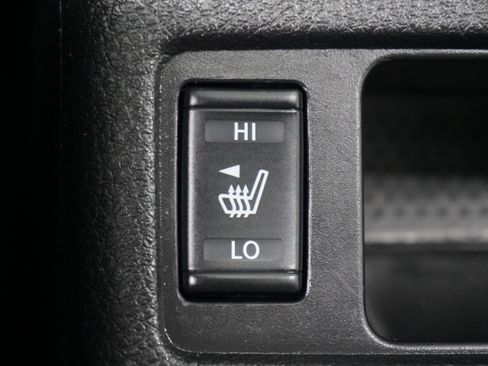 Used 2021 Nissan Rogue Sport SV FWD image 23