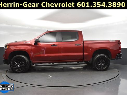 Used 2025 Chevrolet Silverado 1500 LT Trail Boss w/ Convenience Package II image 4