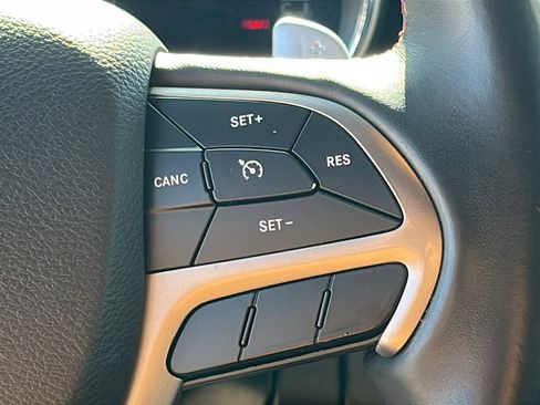 Used 2019 Jeep Grand Cherokee Trailhawk image 18