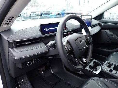 Certified 2025 Ford Mustang Mach-E Premium image 15