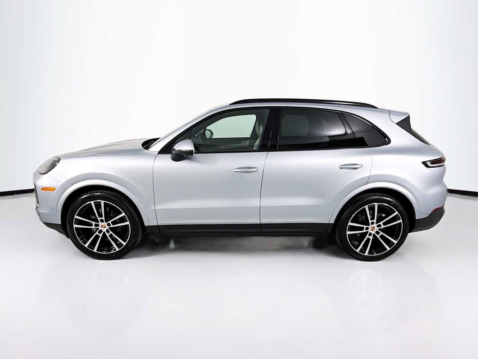 Used 2026 Porsche Cayenne AWD/4WD image 2