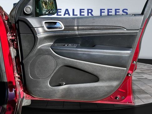 Used 2018 Jeep Grand Cherokee Limited image 28