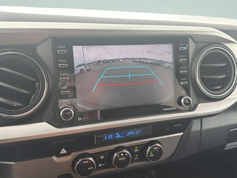 Used 2022 Toyota Tacoma SR5 RWD image 23