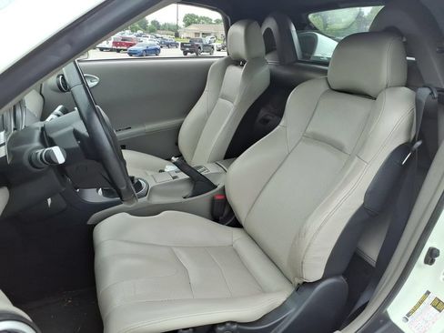 Used 2004 Nissan 350Z Touring RWD image 19