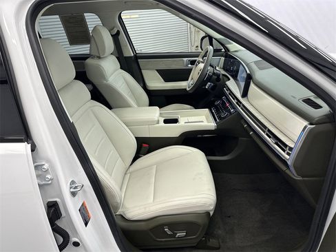 Used 2025 Hyundai Santa Fe Calligraphy image 15