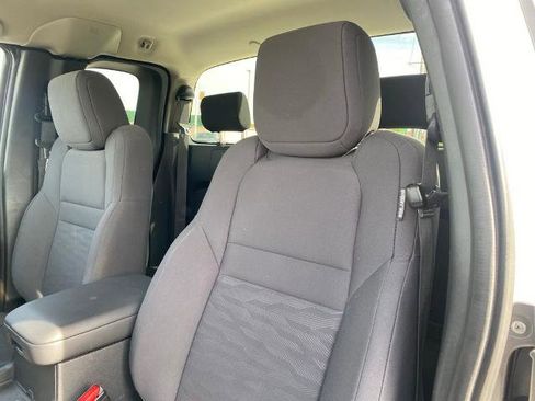 Used 2022 Nissan Frontier S RWD image 11