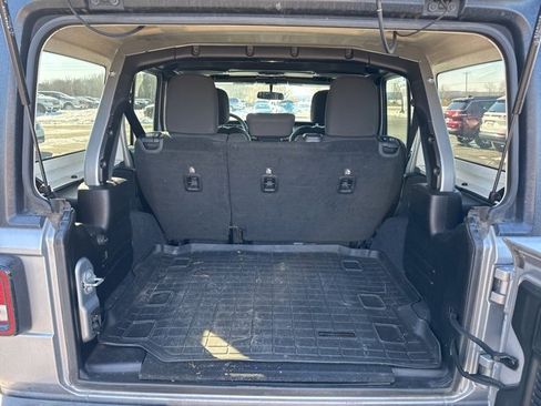 Used 2018 Jeep Wrangler Unlimited Sport S image 8