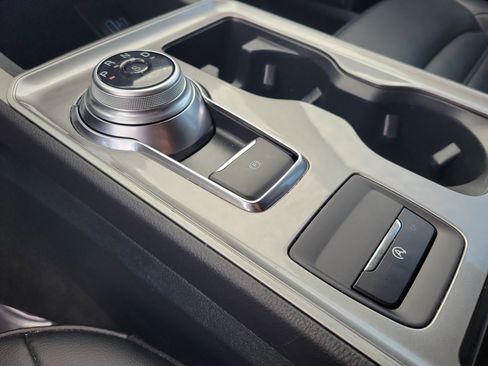 Used 2024 Ford Edge SEL image 29