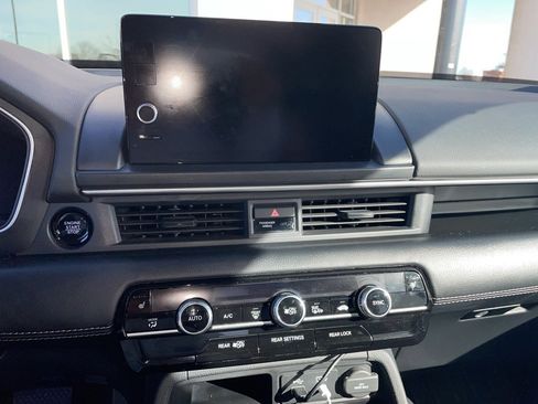 Used 2025 Honda Pilot EX-L image 8