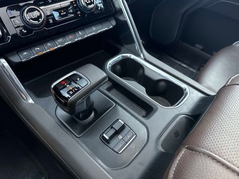 Used 2025 GMC Sierra 1500 Denali w/ Technology Package AWD/4WD image 28