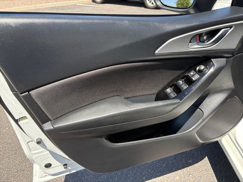 Used 2017 MAZDA MAZDA3 Sport FWD image 13