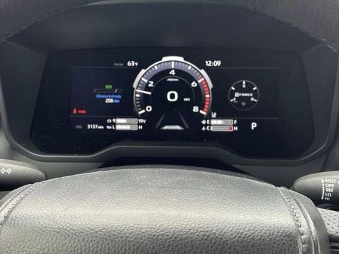 Used 2026 Toyota Tundra Limited AWD/4WD image 17