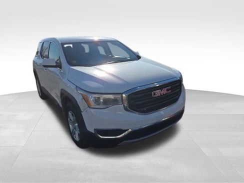 Used 2017 GMC Acadia SLE image 3