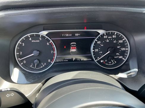 Used 2024 Nissan Rogue SV FWD image 28