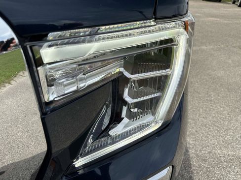 Used 2022 GMC Sierra 1500 Denali w/ Denali Premium Package AWD/4WD image 10