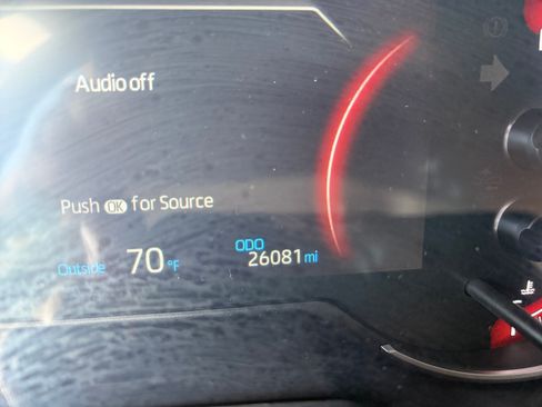 Used 2025 Toyota RAV4 LE AWD/4WD image 17
