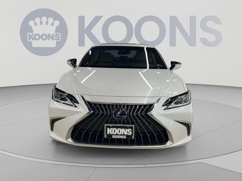 Used 2022 Lexus ES 300h w/ Accessory Package FWD image 10