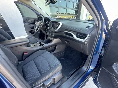 Used 2023 GMC Terrain SLE w/ Driver Convenience Package image 15