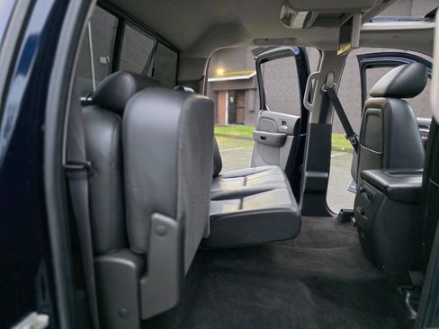 Used 2011 Chevrolet Silverado 3500 LTZ image 58