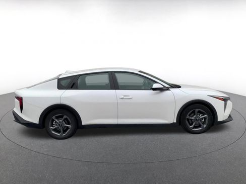 Used 2025 Kia K4 FWD image 16