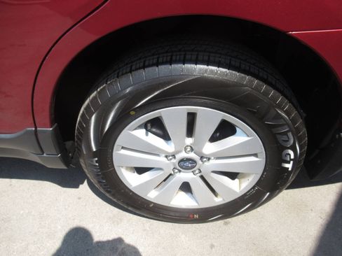 Used 2018 Subaru Outback 2.5i Premium AWD/4WD image 14