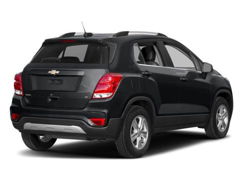 Used 2017 Chevrolet Trax LT w/ LT Convenience Package AWD/4WD image 2