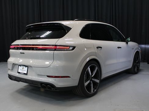 New 2025 Porsche Cayenne Turbo image 7