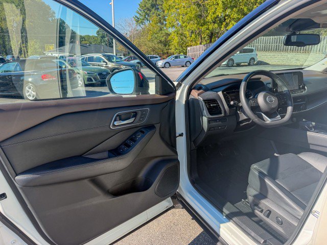 Used 2021 Nissan Rogue SL w/ Premium Package FWD image 17