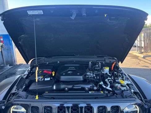 Used 2021 Jeep Wrangler Unlimited Rubicon 4xe w/ Cold Weather Group AWD/4WD image 57