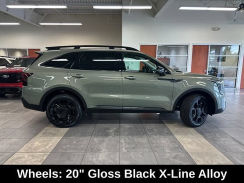 Used 2025 Kia Sorento SX AWD/4WD image 13