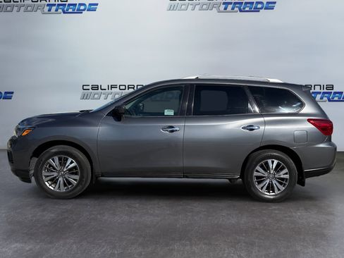 Used 2019 Nissan Pathfinder S image 8