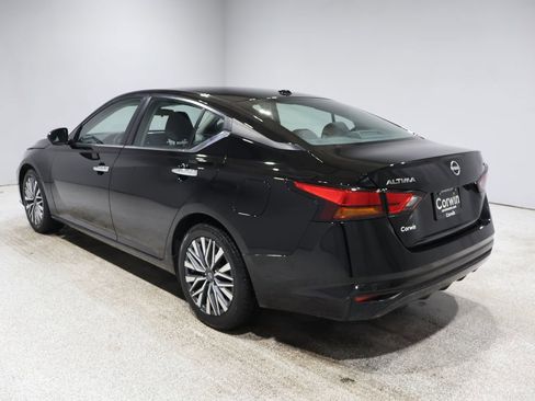 Used 2023 Nissan Altima 2.5 SV image 4