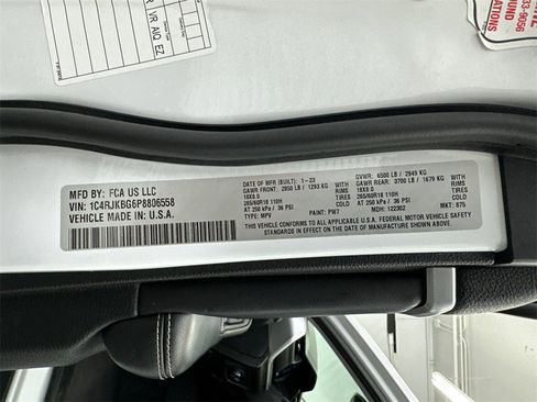 Used 2023 Jeep Grand Cherokee L Limited image 35