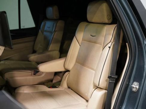 Used 2021 Cadillac Escalade Premium Luxury w/ Performance Package AWD/4WD image 29