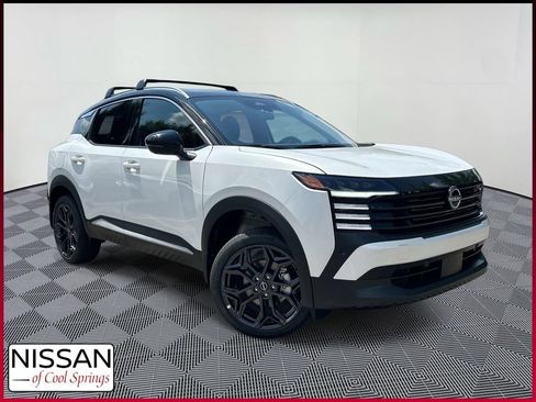 New 2026 Nissan Kicks SR w/ Cold Weather Package AWD/4WD image 1