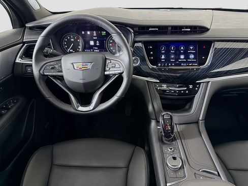 Used 2025 Cadillac XT6 Premium Luxury w/ Technology Package AWD/4WD image 23