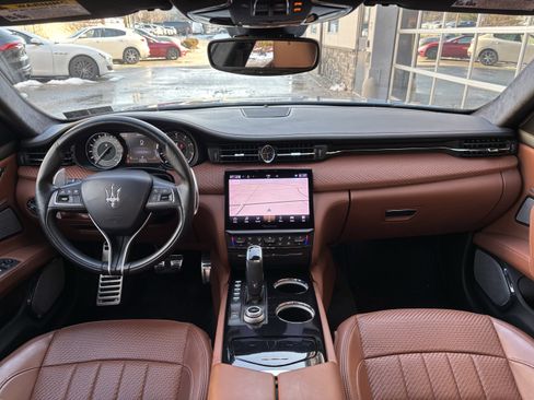 Used 2022 Maserati Quattroporte Modena Q4 image 17