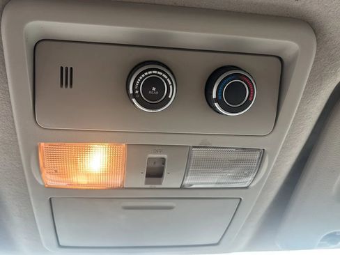 Used 2018 Nissan NV 3500 SL RWD image 29